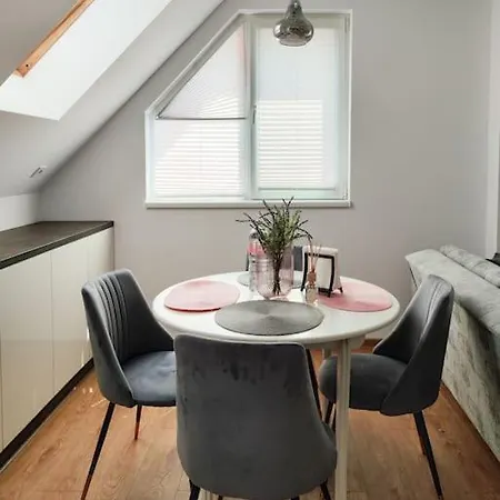 ~ Velvet ~ & Quiet Flat + Private Parking Apartment *