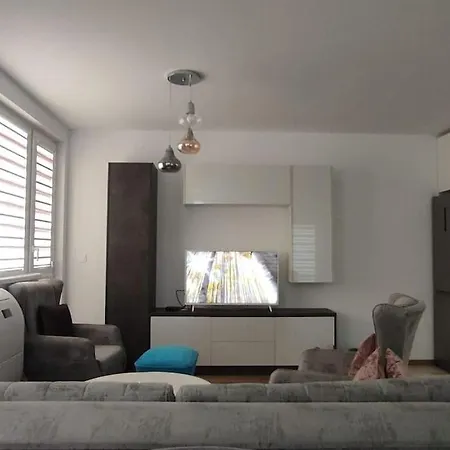 ~ Velvet ~ & Quiet Flat + Private Parking Apartment